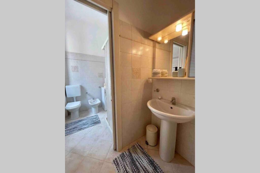 מאנטובה Unconventional Apartment: Centro Storico Con Bici מראה חיצוני תמונה