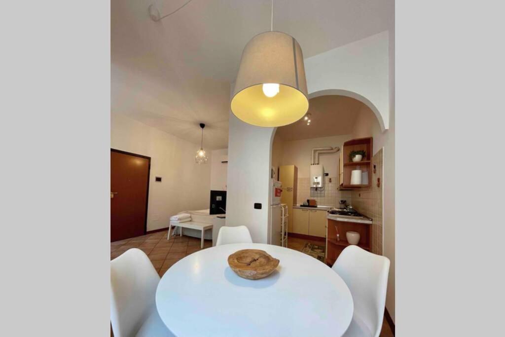 מאנטובה Unconventional Apartment: Centro Storico Con Bici מראה חיצוני תמונה