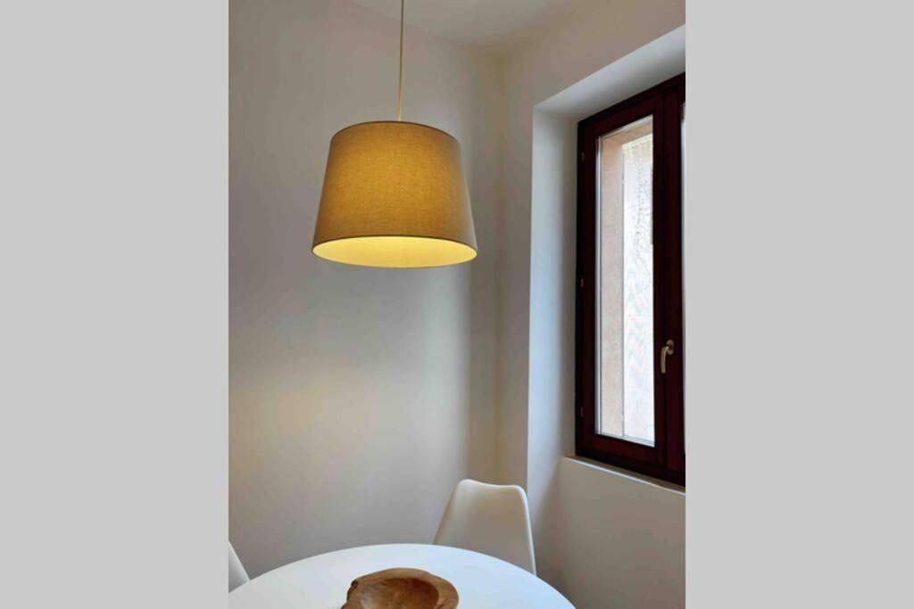 מאנטובה Unconventional Apartment: Centro Storico Con Bici מראה חיצוני תמונה