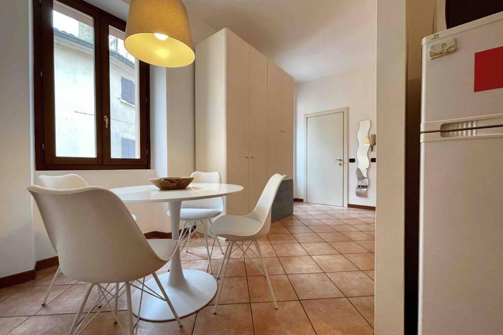 מאנטובה Unconventional Apartment: Centro Storico Con Bici מראה חיצוני תמונה